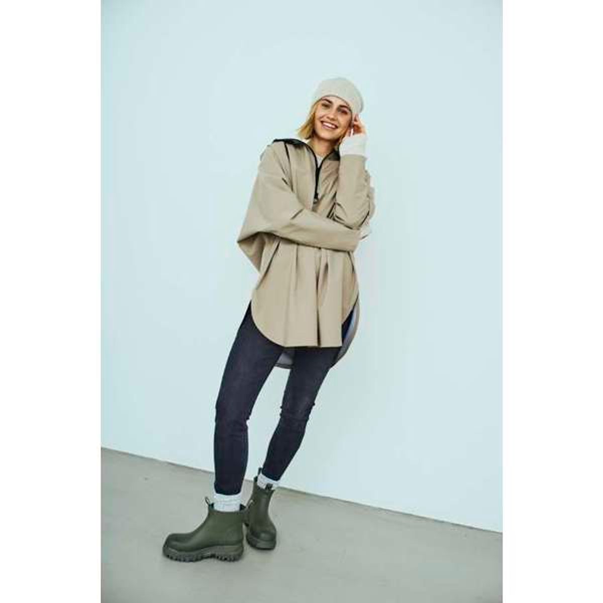 FQMOW-PONCHO silver mink